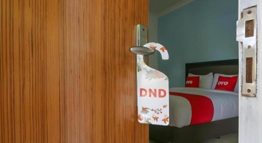 Oyo 1755 De'balcon Near Ngurah Rai Airport Hotel 2*