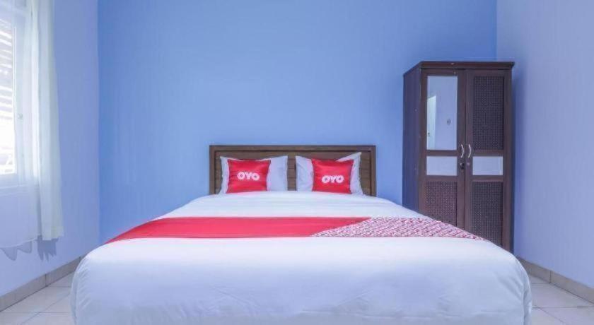 Hotel Oyo 1755 De'balcon Near Ngurah Rai Airport 2*