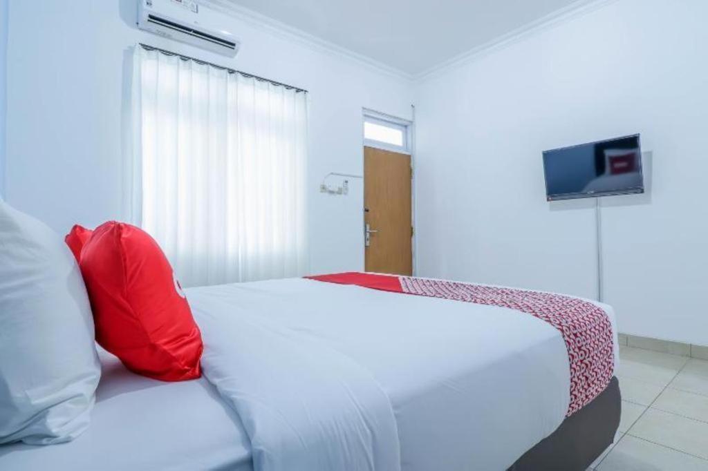Oyo 1755 De'balcon Near Ngurah Rai Airport Hotel 2*