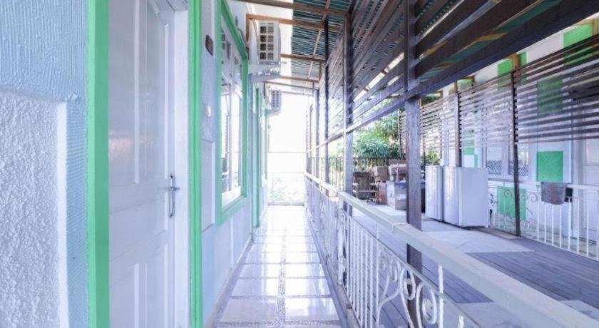 Hotel Oyo 1755 De'balcon Near Ngurah Rai Airport